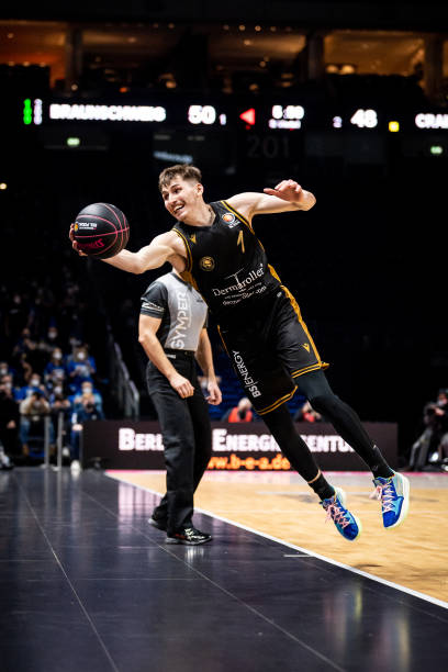 在比赛后半 在比赛后半