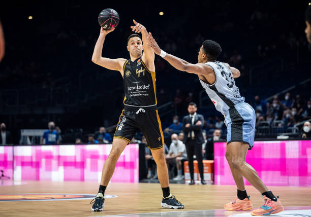 动为基础 动为基础