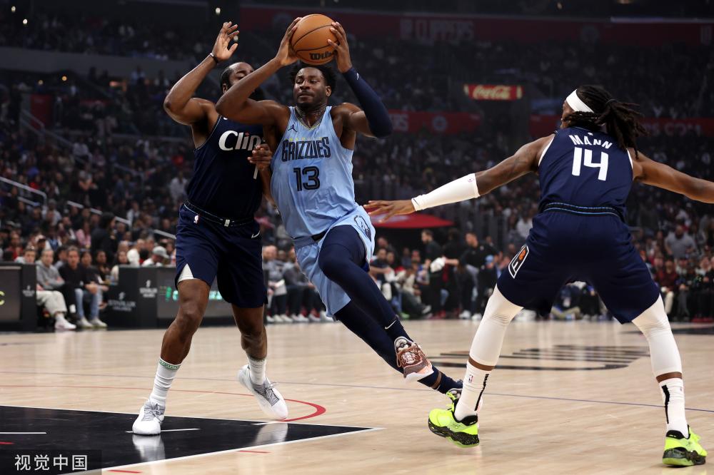 在一片质疑 在一片质疑